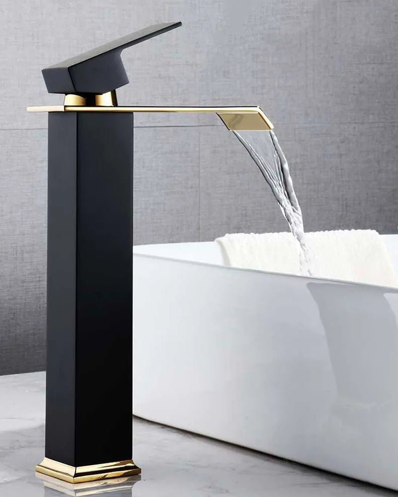 Vòi Lavabo Thác Nước Vàng Đen - Chậu Nóng Lạnh - Daisan Store