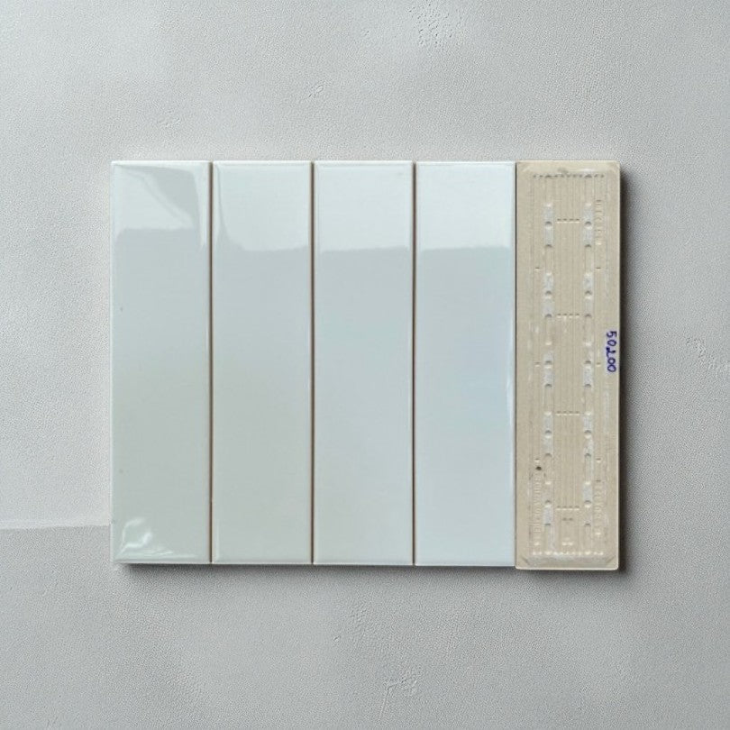 Gạch thẻ Việt Nam, Trắng bóng phẳng, KT 50x200 mm, PSTA50200, Hàng Ưu (1 hộp/ 100 viên/ 1m2)