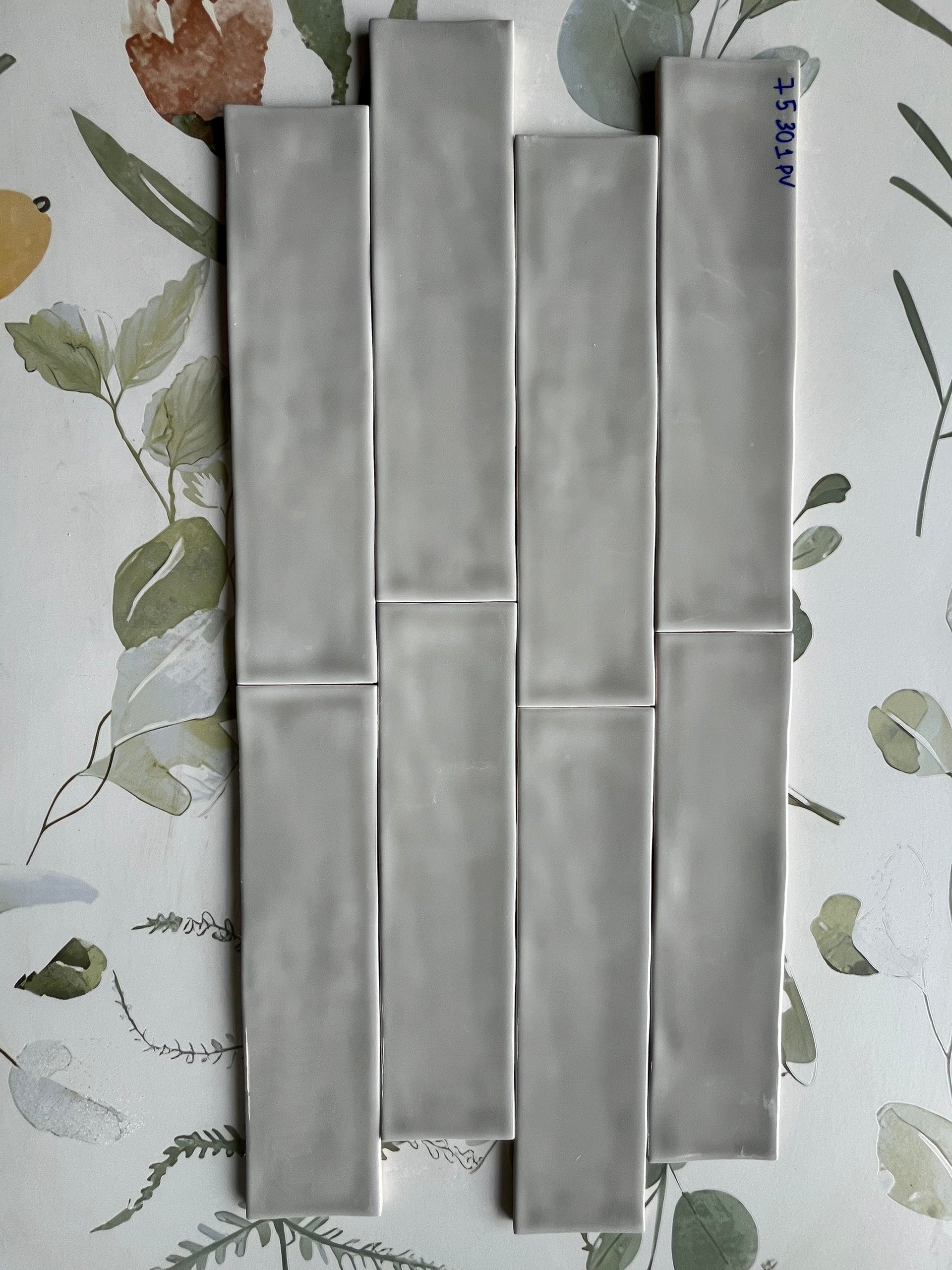 Gạch thẻ Việt Nam KT 75x300 xám bóng lượn loại 1 mã STA75301PV