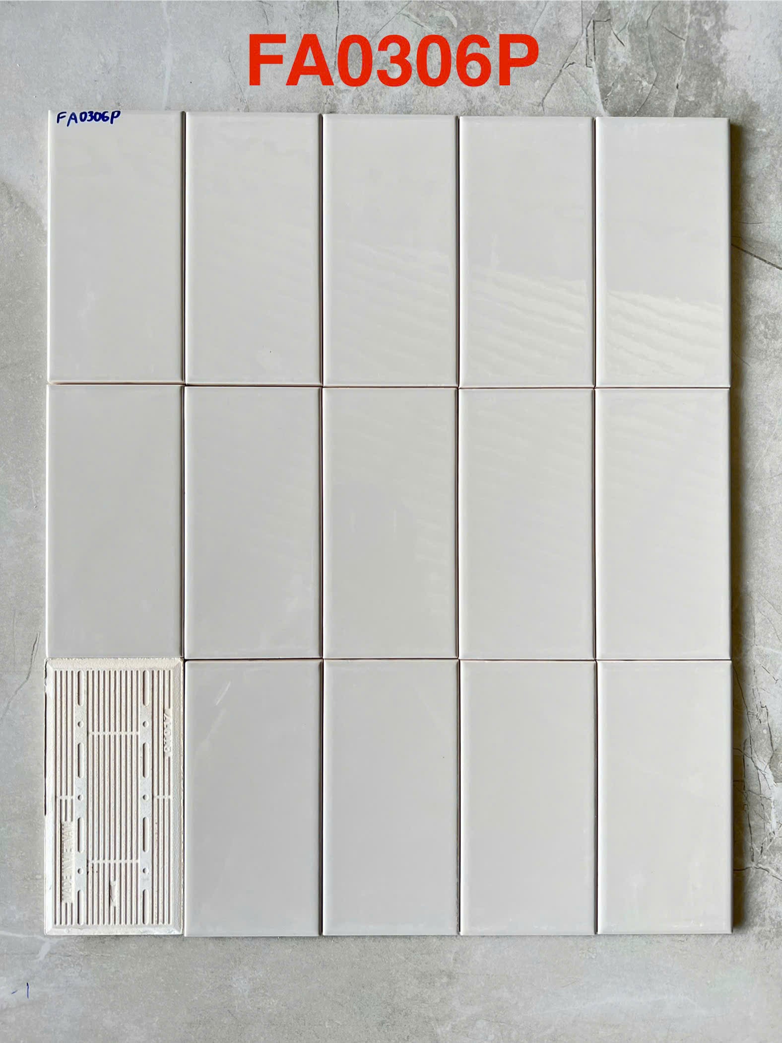Gạch thẻ Việt Nam xám bóng phẳng KT 75x150mm loại 1    mã FA0306P