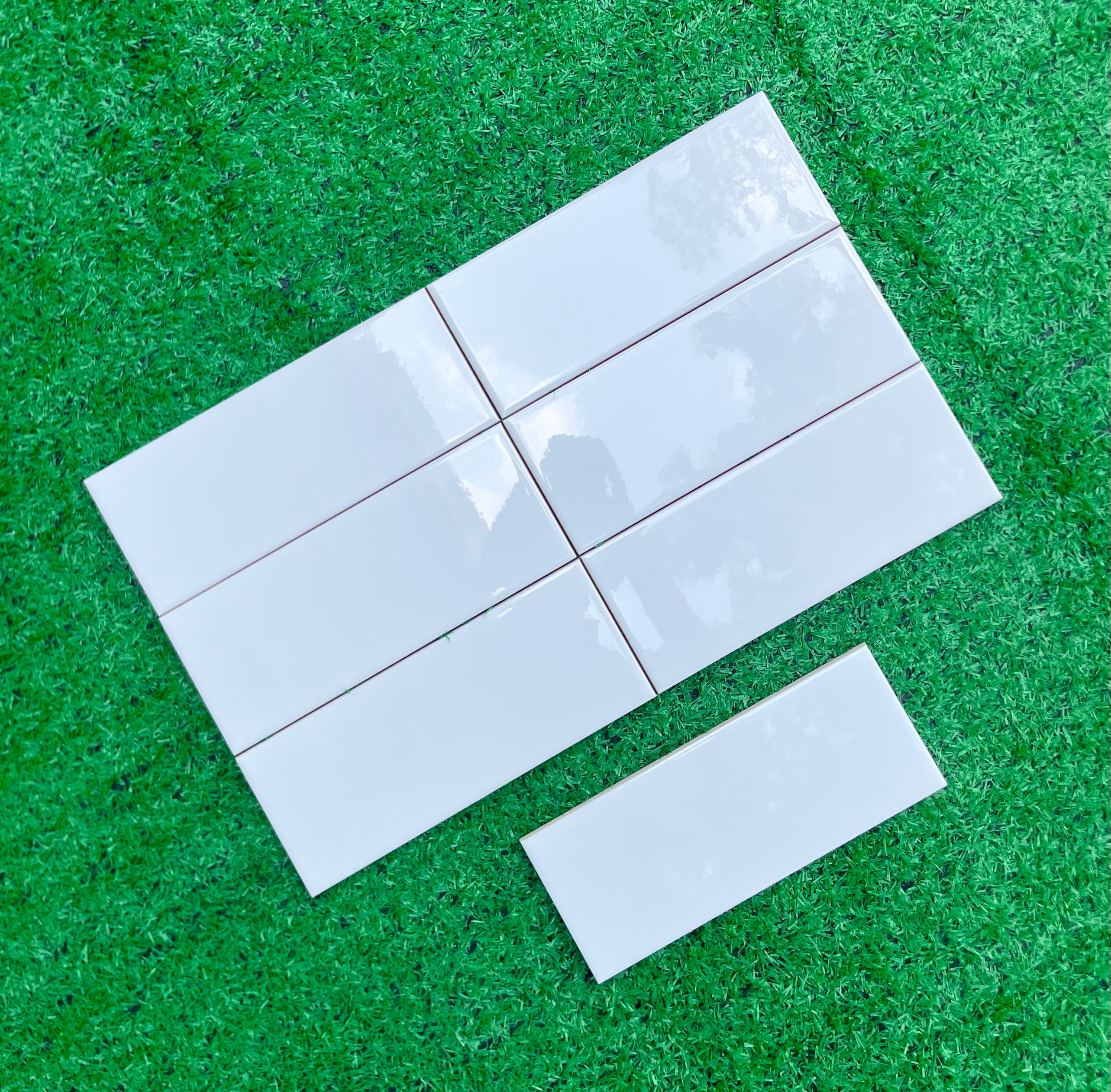Gạch thẻ Việt Nam trắng bóng phẳng KT 100x250mm loại 1 mã STA10250