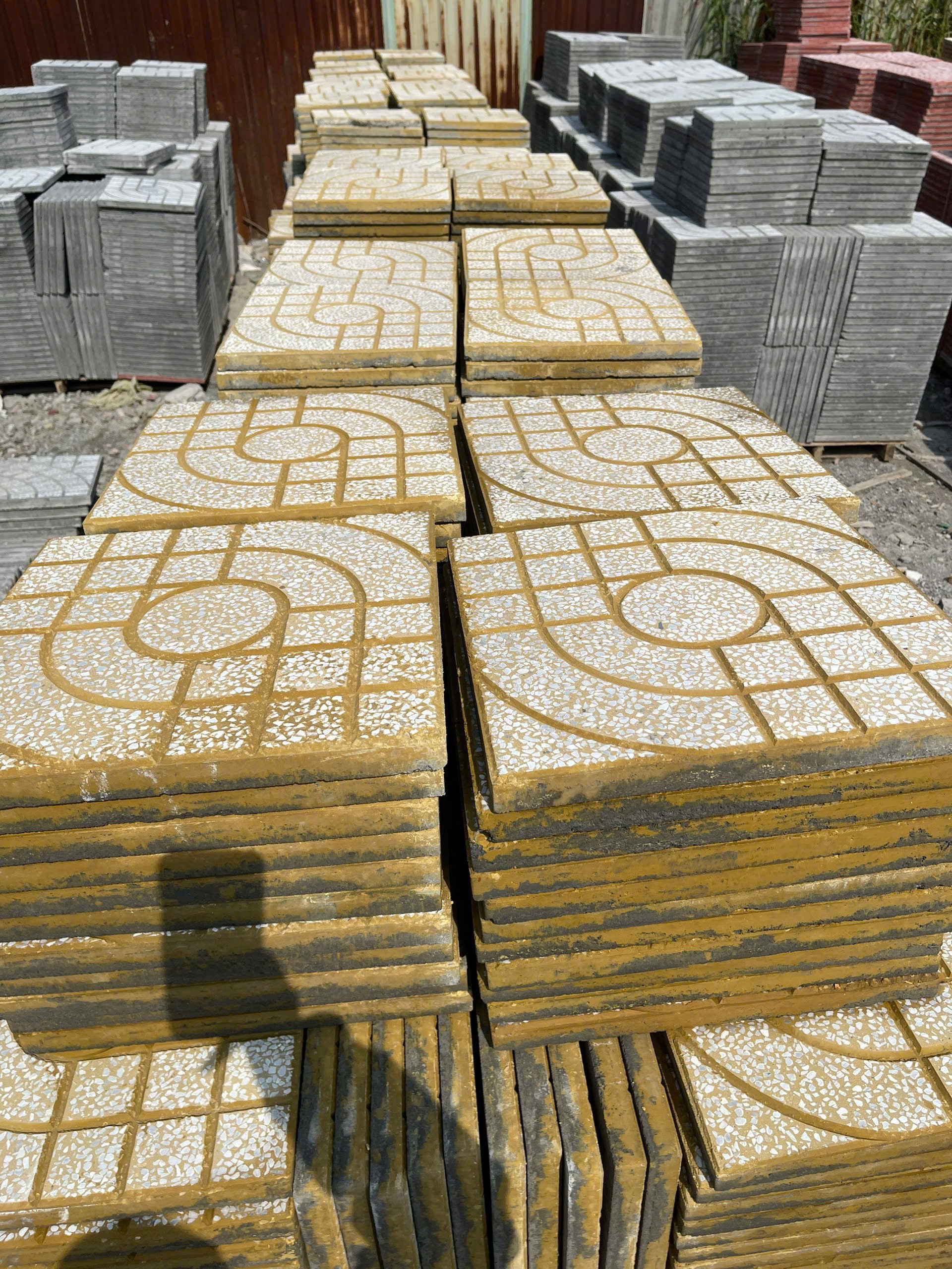 Gạch lát vỉa hè XV-8