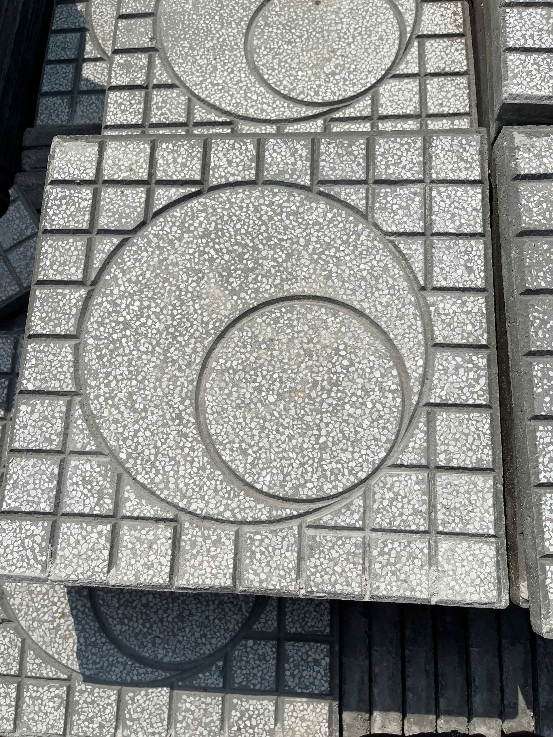 Gạch lát vỉa hè XV-10