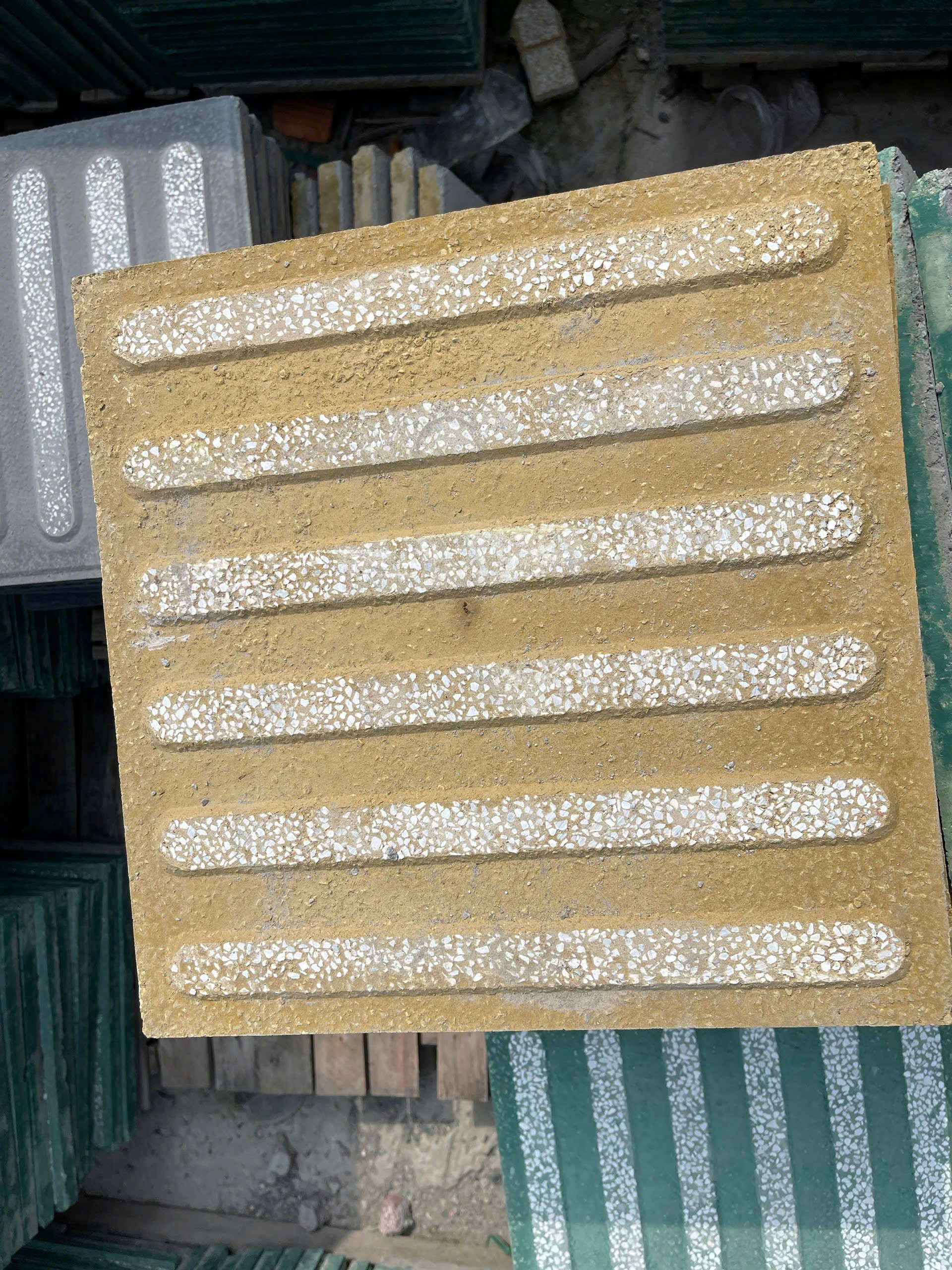 Gạch lát vỉa hè XV-3