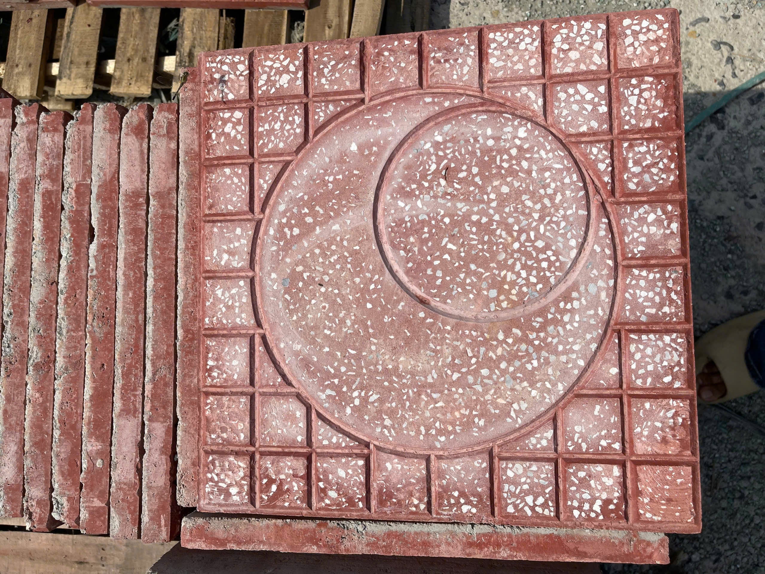 Gạch lát vỉa hè XV-5