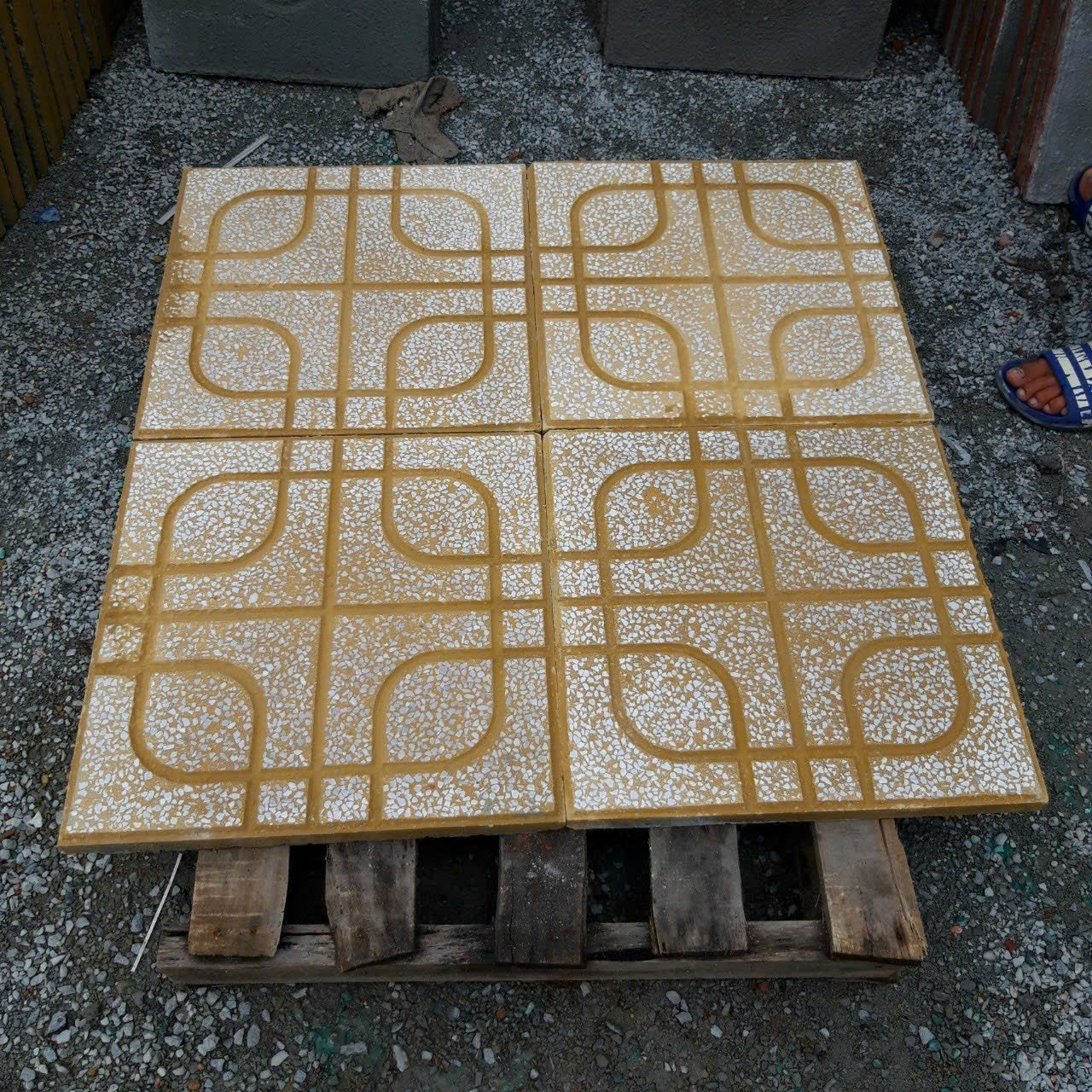 Gạch lát vỉa hè XV-8