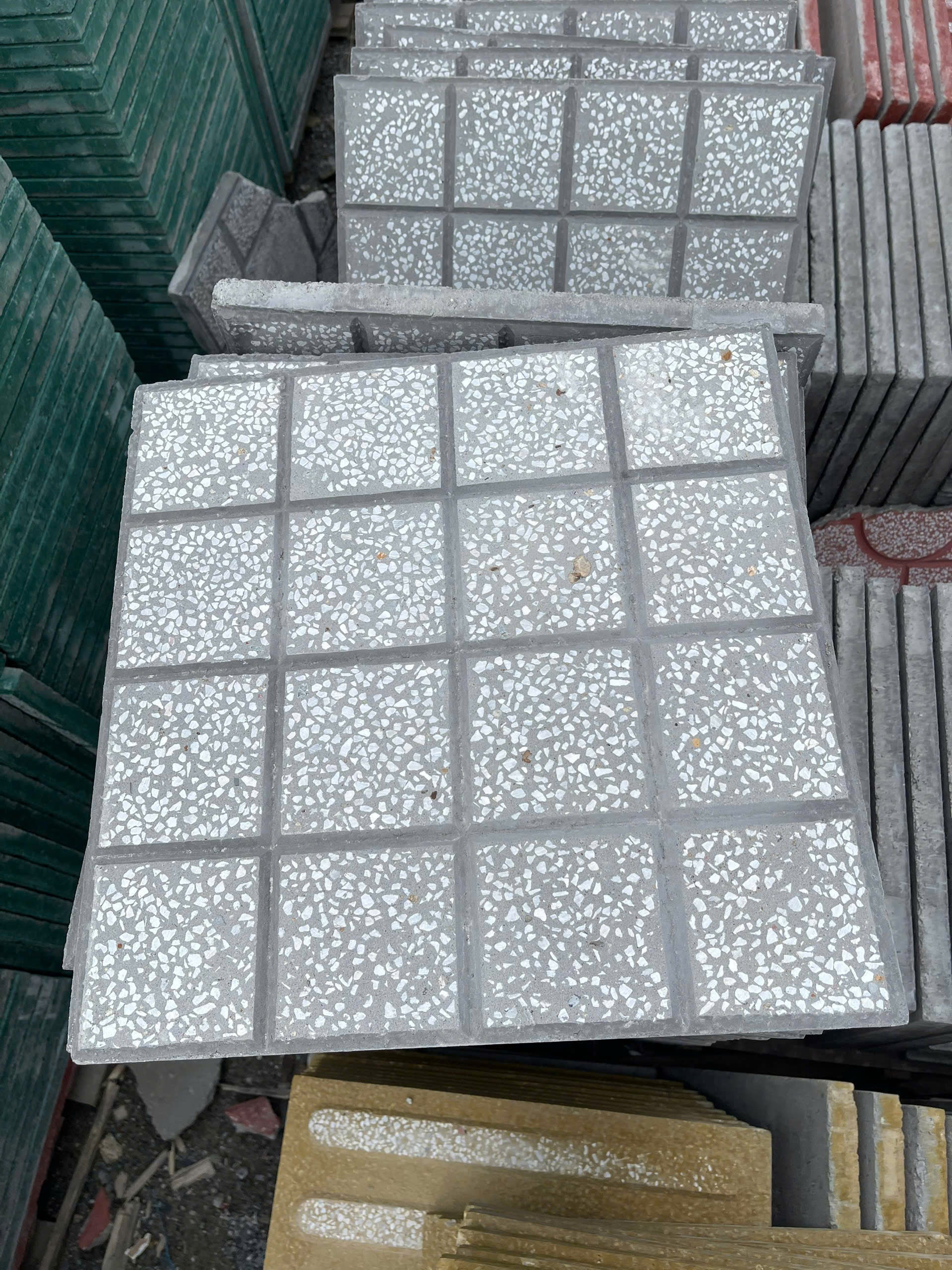 Gạch lát vỉa hè XV-10